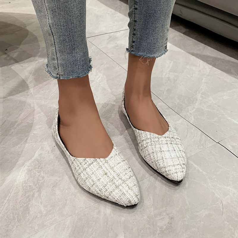 Pointed Toe Flat - Grande taille chaussure unique femmes 2025