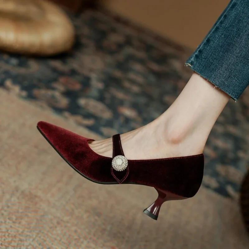 Vin rouge bout pointu Mary Jan - Mary Jane Shoes avis et prix